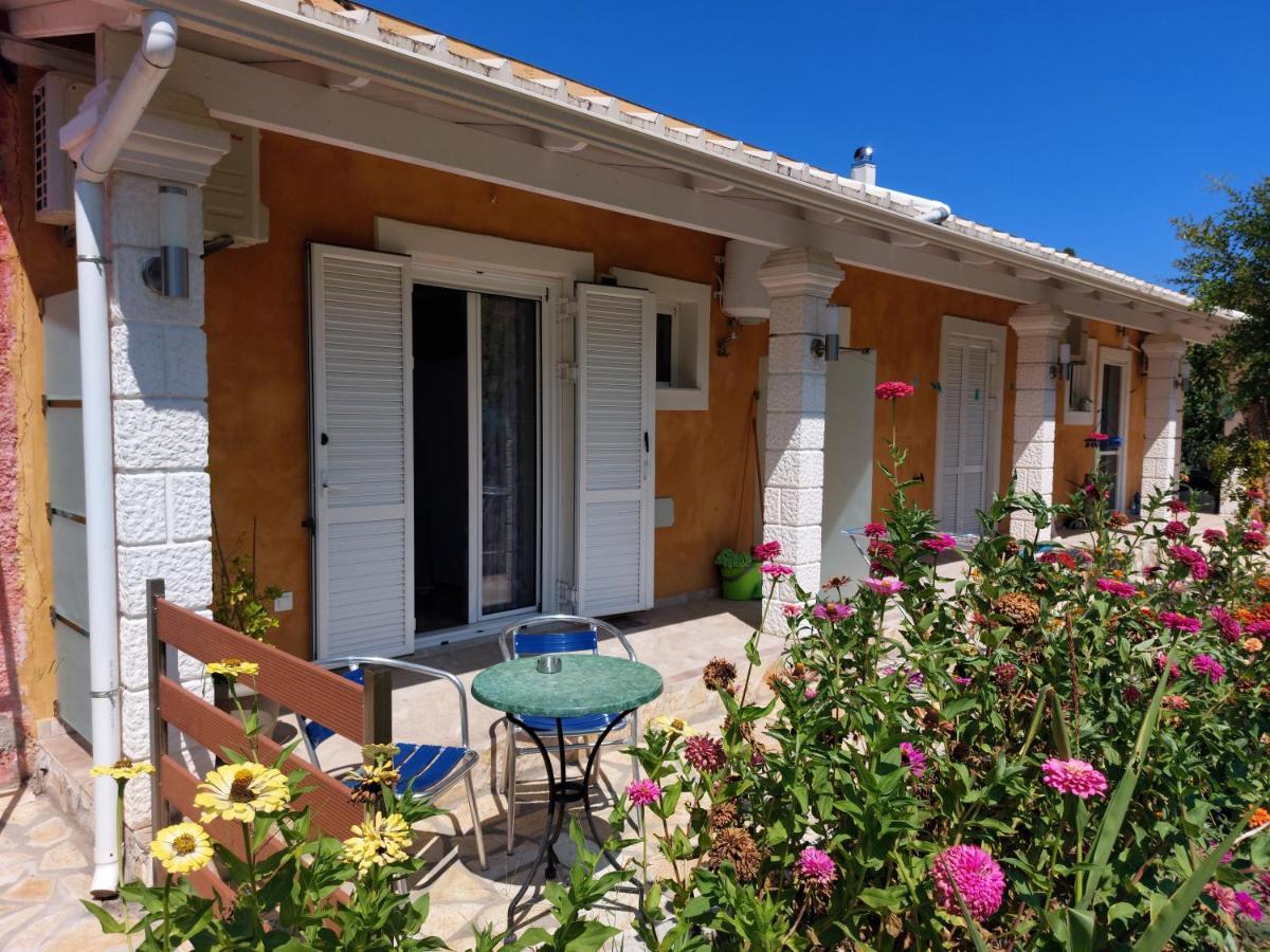 Iris Apartment Near Corfu Town Контокалі Екстер'єр фото