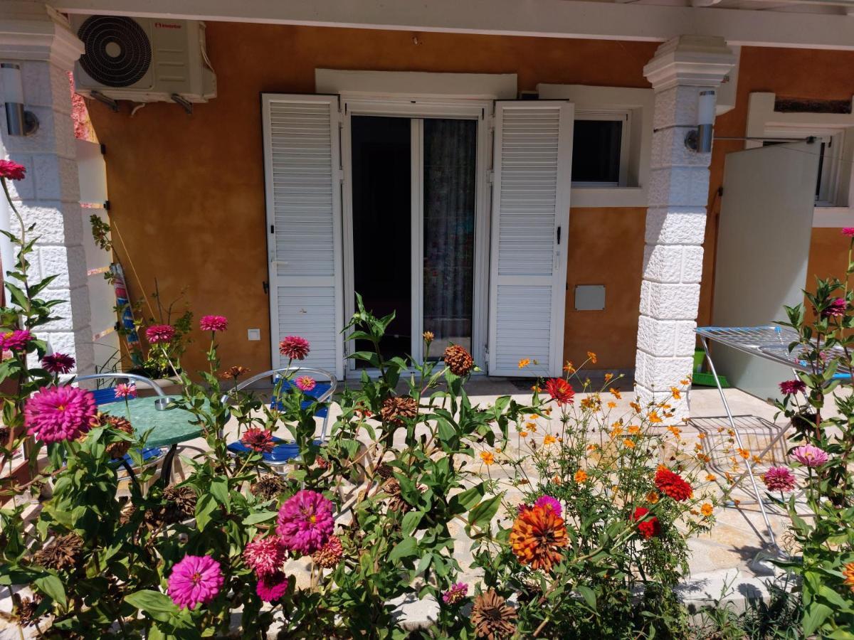 Iris Apartment Near Corfu Town Контокалі Екстер'єр фото